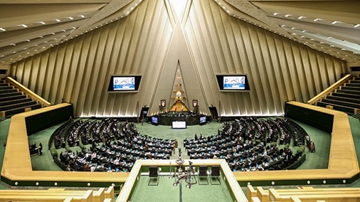 اقناع مشروط یزدیان از پاسخ‌های وزیر نیرو/ فرصت ۶ ماهه برای اجرای برنامه ها